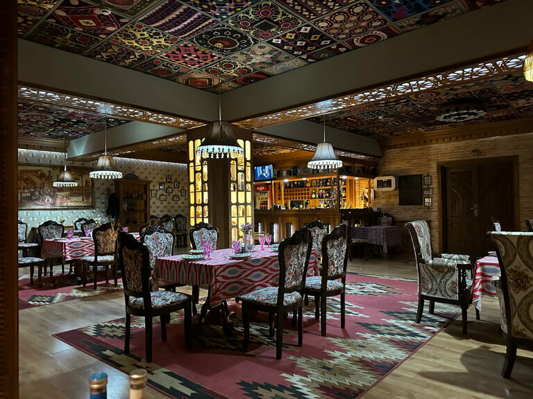 Suzani lounge bar