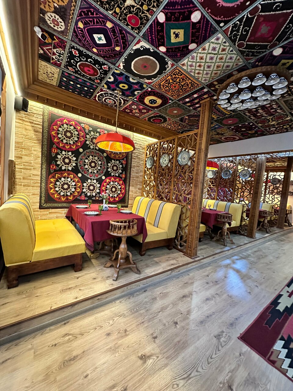 Suzani lounge bar