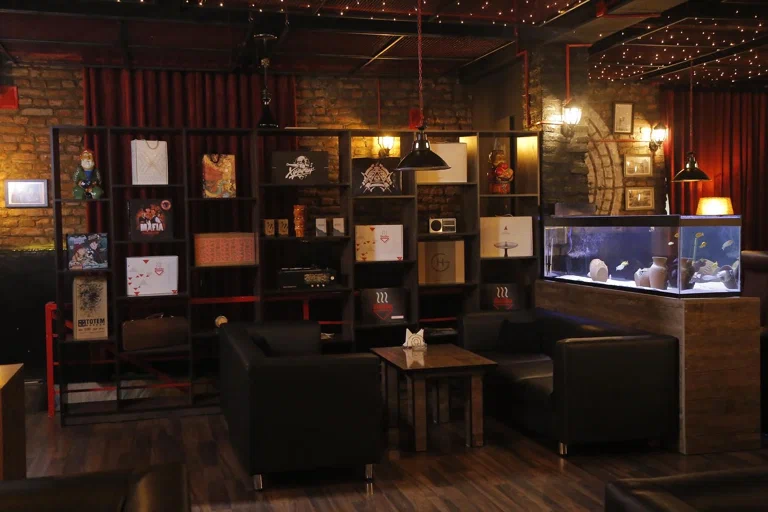 221b - Loft