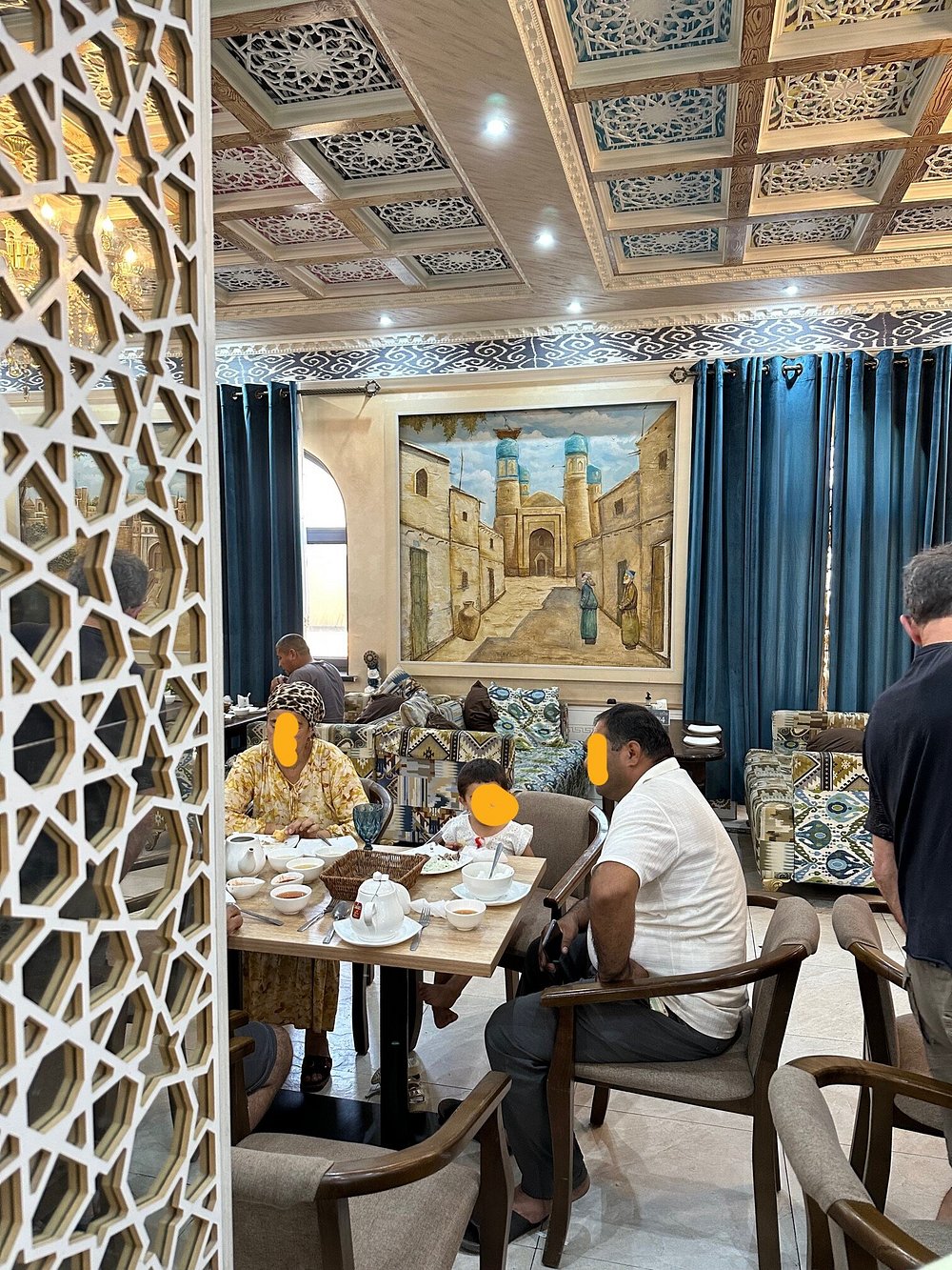 Zahratun Restaurant