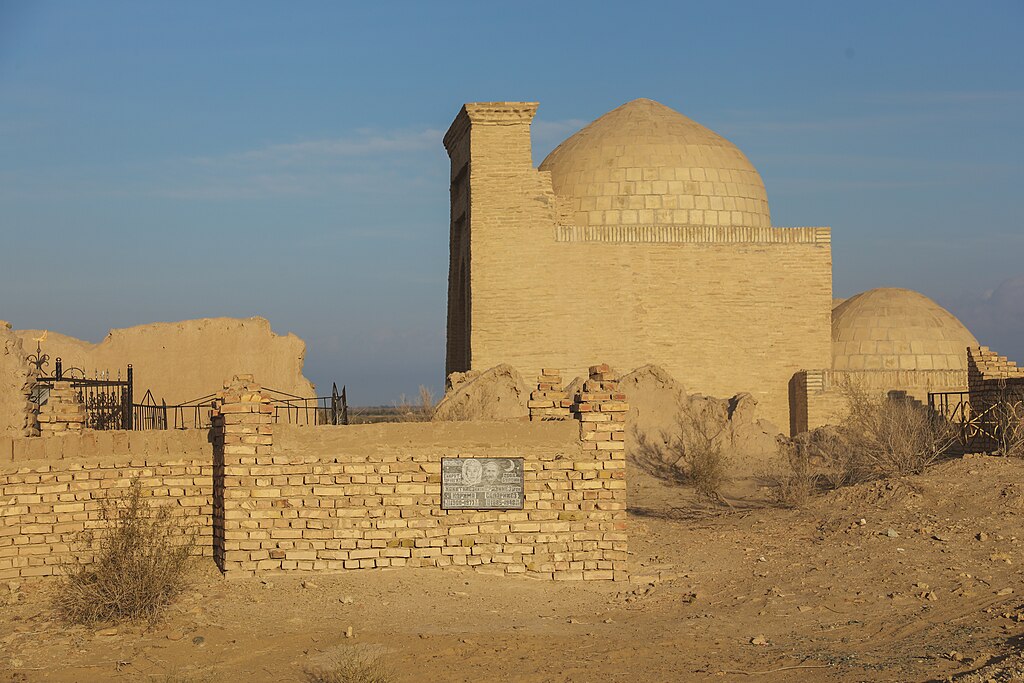Mazlumxon Sulu Maqbarasi