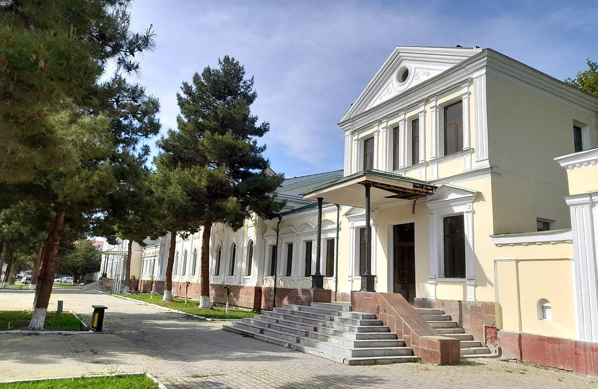 Бывший дом губернатора