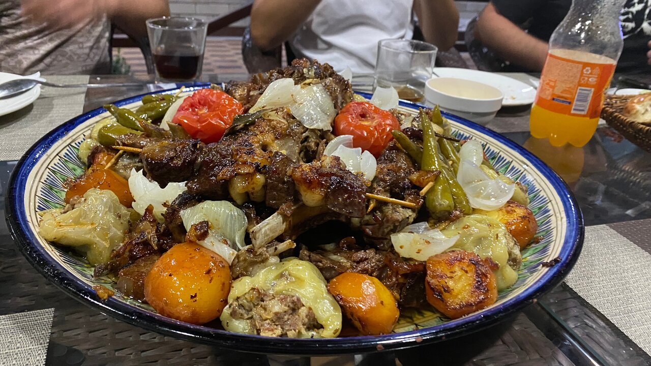 Кафе "Davr Choyxonasi"
