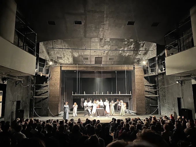 Молодежный театр Узбекистана