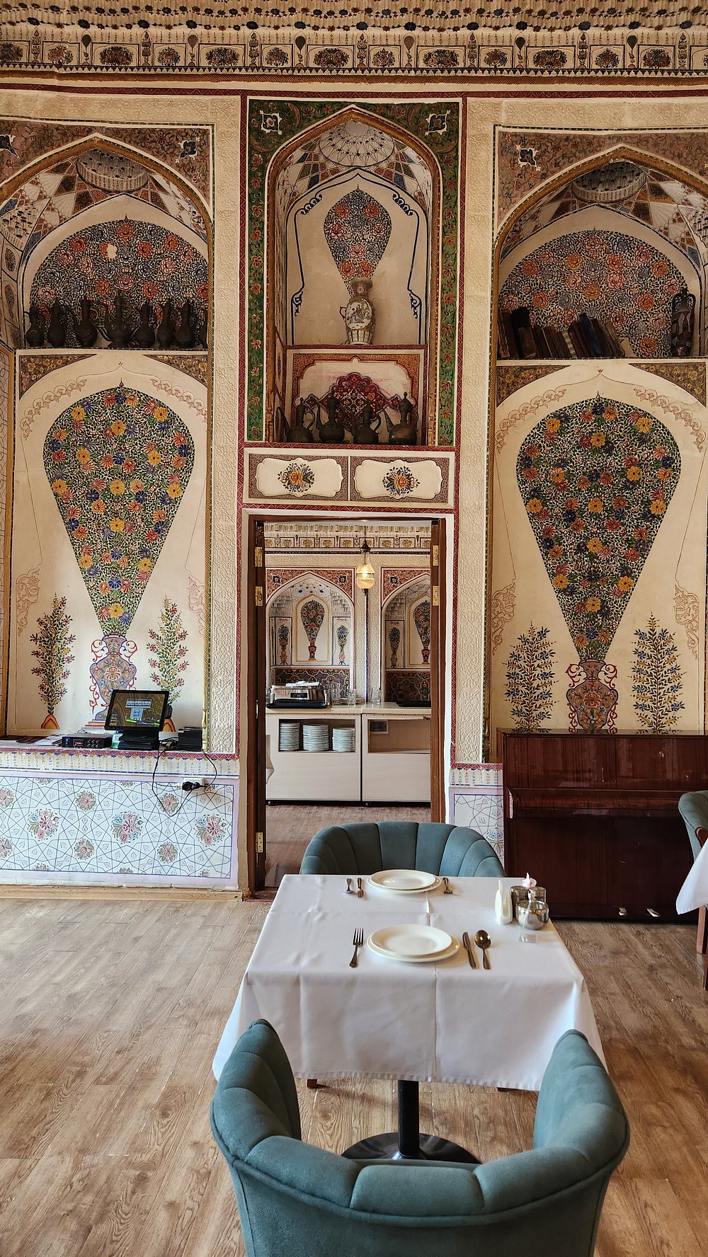 Ayvon Restaurant