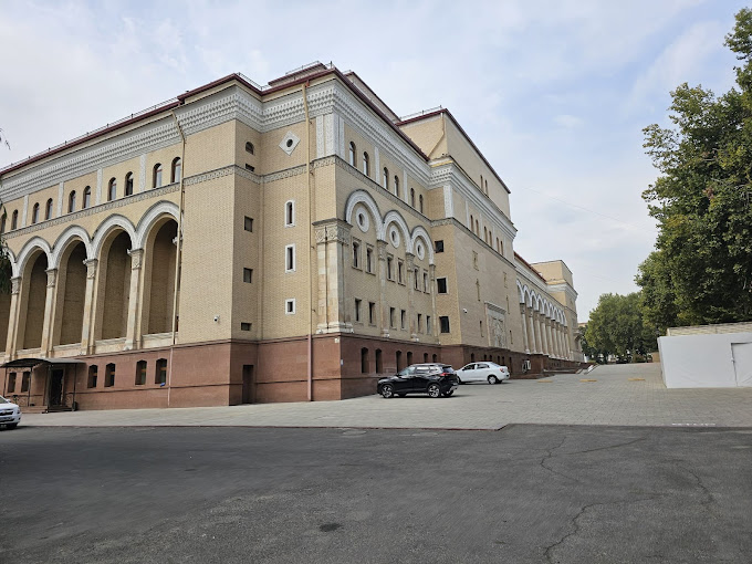 Национальный Академический Драматический Театр Узбекистана