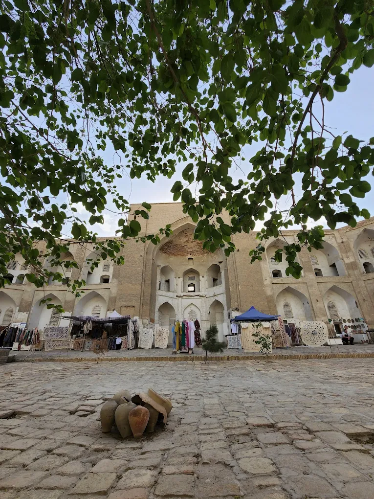 Медресе Абдулазиз-хана