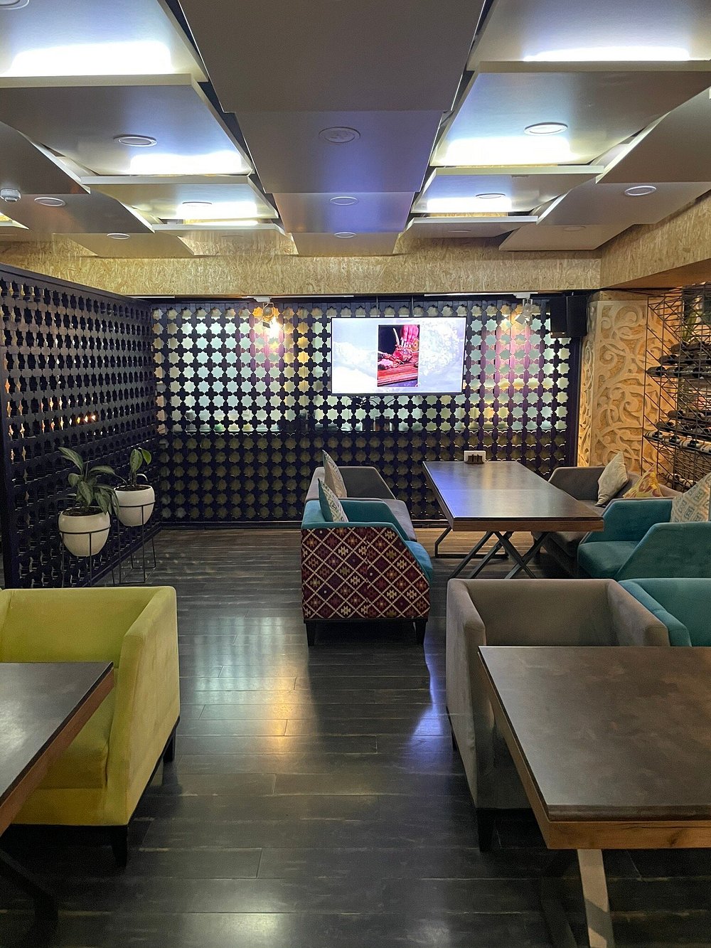 Plov Lounge