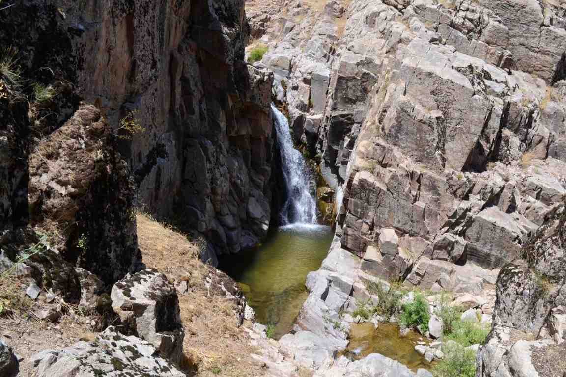 Агалыкские горы и водопад Девшаршара