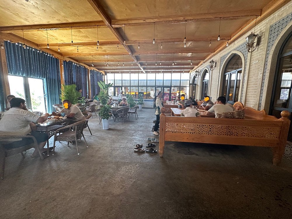 Zahratun Restaurant