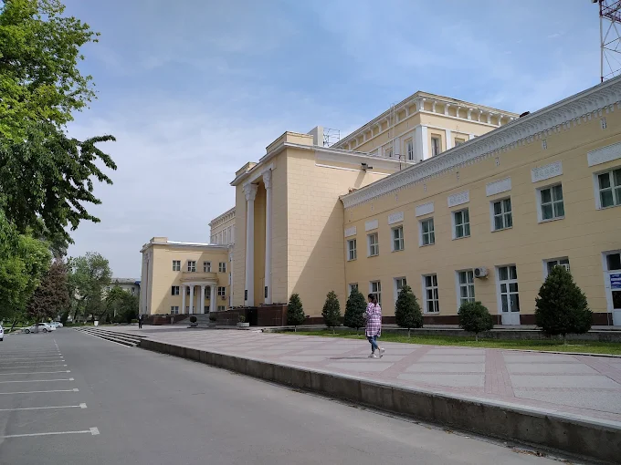 Молодежный театр Узбекистана