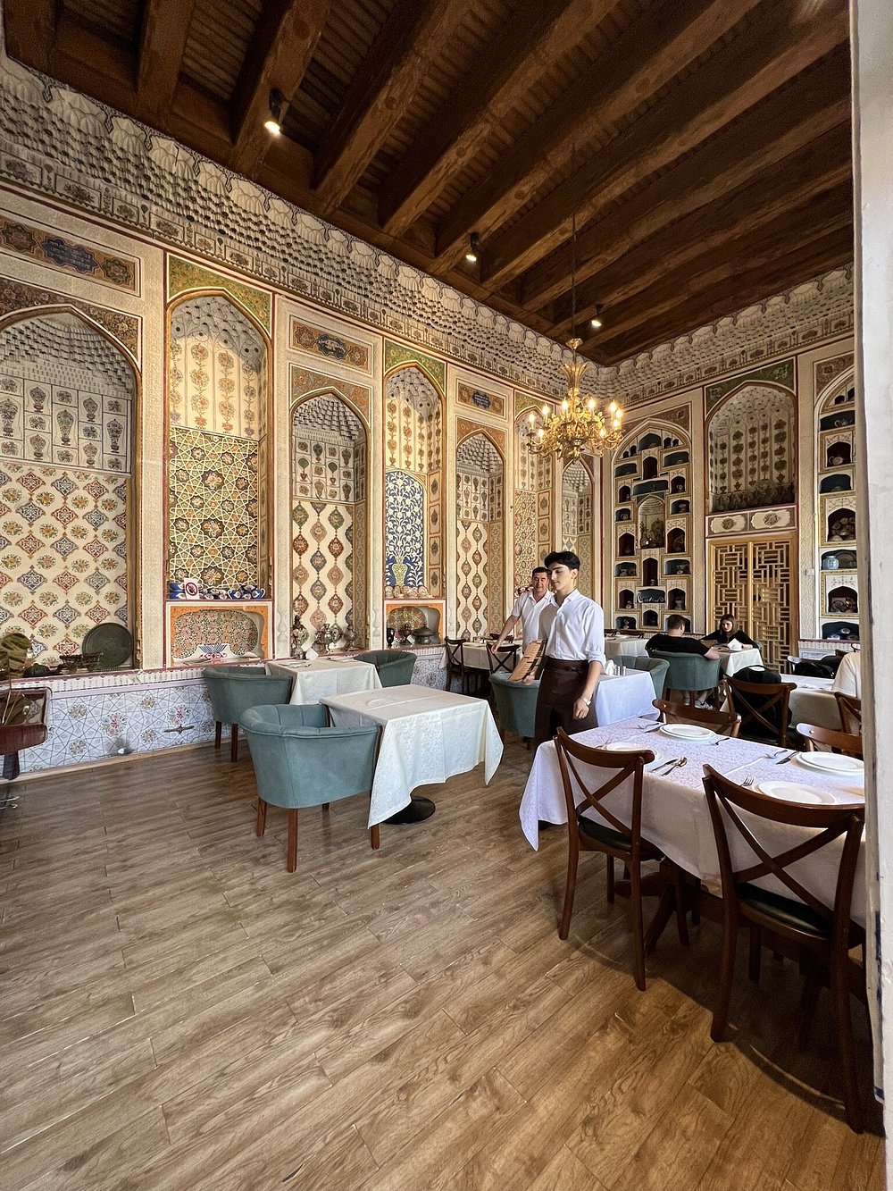 Ayvon Restaurant
