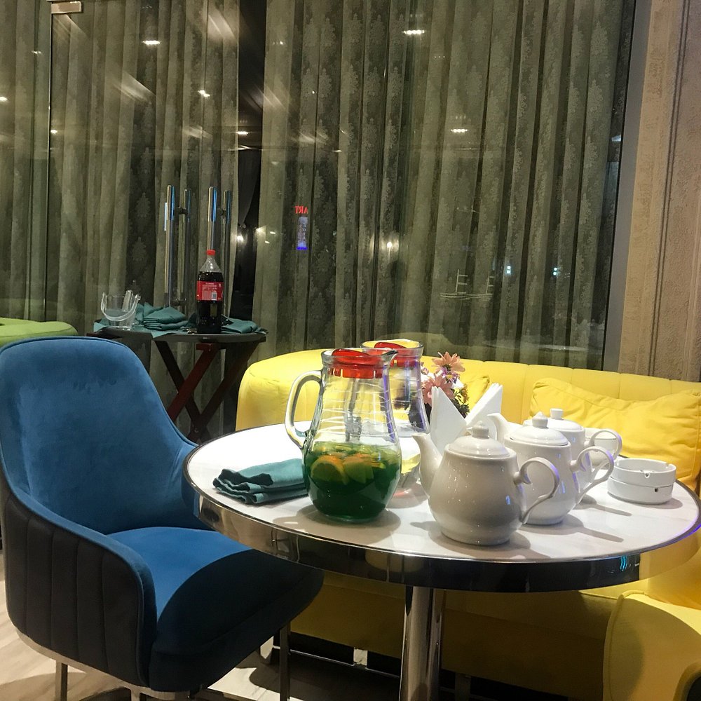 MONA Restaurant & Lounge