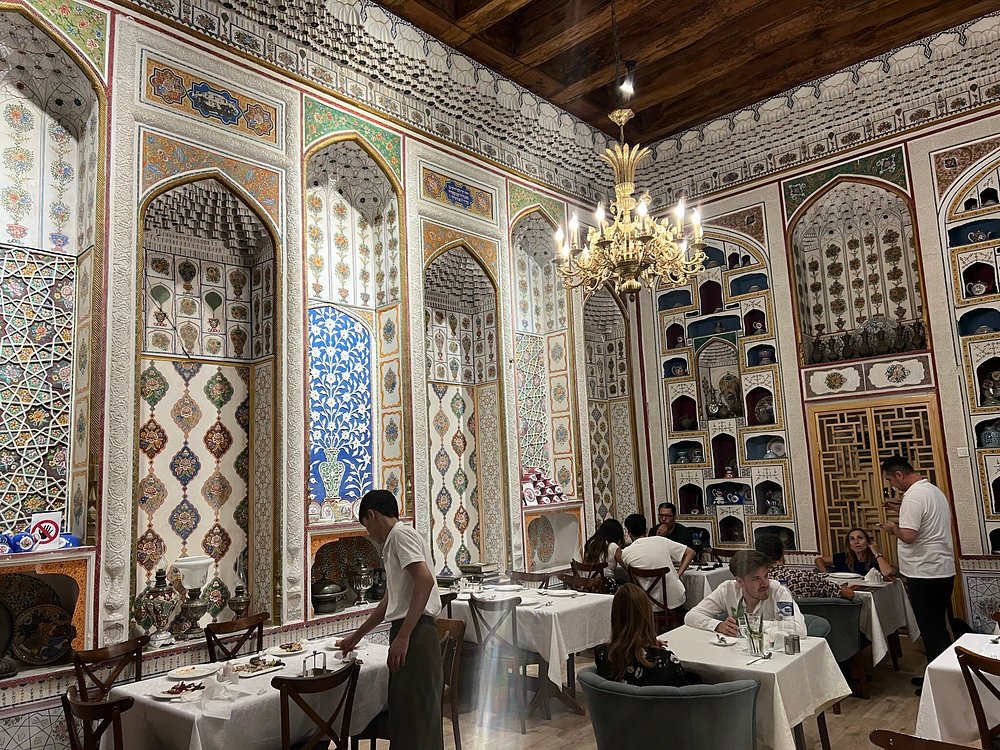 Ayvon Restaurant