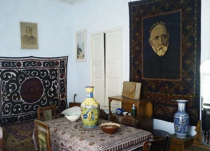 Sadriddin Ayniy uy-muzeyi